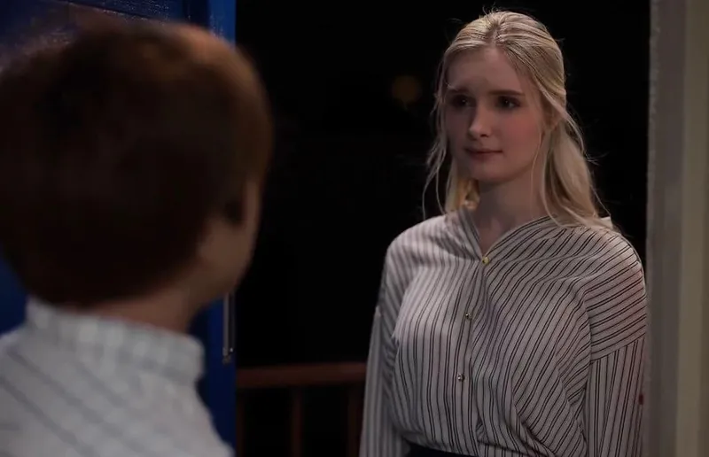 Cô đơn nơi xứ lạ với ông chồng già, vợ yêu tây được anh hàng xóm an ủi