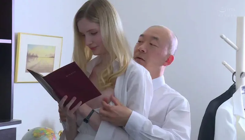 Bà xã chấp nhận làm gấu cho đối tác của gã chồng để trả nợ