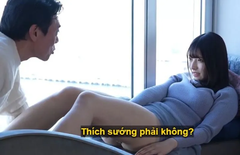 Cuộc chạm trán giữa ông bác và cô minh tinh non trẻ mới debut tại nhà nghỉ sang trọng