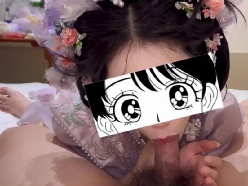 Gái xinh trong bộ đồ con gái mút chim cực đã